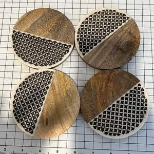 Posavasos de madera de diseño antiguo de estilo rústico hechos a mano para mesas de comedor de primera calidad al mejor precio - Product Image 2