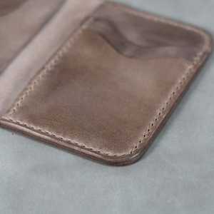 Portefeuille fin à rabat pour cartes n°70 (marron clair) - 100% cuir véritable fait main - Garantie 5 ans - Product Image 4