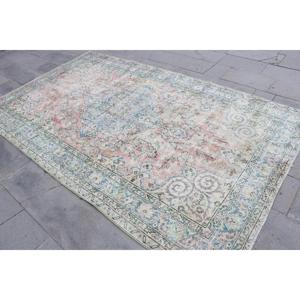 Alfombra Turca Vintage de 5.5x9.4 pies (169x287 cm), Alfombra Abstracta Azul y Rosa - Product Image 2