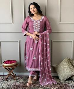 Herrenmode: <span class=keywords><strong>Pakistani</strong></span> Salwar Kameez für Herren  Entdecken Sie Herrenmode im traditionellen pakistanischen Stil für einen eleganten Look