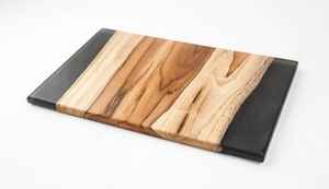 Planche à fromage et charcuterie artisanale en bois d'olivier avec incrustation de rivière en résine époxy Grande planche de cuisine polyvalente de luxe - Product Image 4