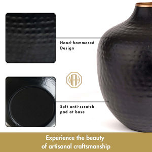 แจกันดอกไม้โลหะสีดำแบบตอกลาย แจกันตั้งโต๊ะทันสมัย งานฝีมือตกแต่งอย่างมีสไตล์ เหมาะสำหรับโรงแรม ร้านอาหาร บ้าน งานอีเว้นท์ ผู้ส่งออก - Product Image 3