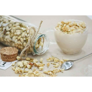 Brotes de jazmín cuidadosamente secos conservados en bolsas transparentes, aroma suave adecuado para hacer té e infusión a través de las estaciones - Product Image 1