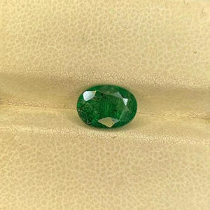 พลอยมรกตธรรมชาติทรงรีจากราชสถาน 8.80x6.40 มม. 1.30 กะรัต สำหรับทำเครื่องประดับ - Product Image 1