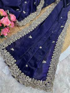 Sari en soie satinée de qualité supérieure avec des détails de travail de sequins, broderie Jari Dori et bordure ajourée pour les fonctions festives et traditionnelles - Product Image 4