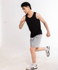 T-shirt de sport de haute qualité en polyester sur mesure Vente en gros OEM ODM Prix de compression Fabriqué au Vietnam - Product Image 2