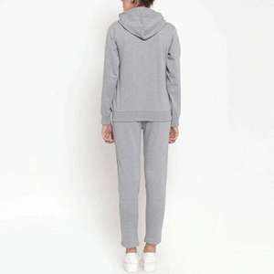 Ensemble de survêtement en coton personnalisé pour femmes Pantalon de jogging à capuche respirant Tenue de sport Tenue de détente Tenue décontractée deux pièces à motif solide - Product Image 3