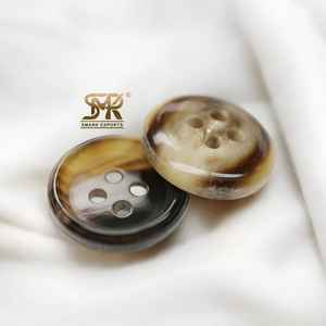 Elegantes botones de cuerno de búfalo con parte trasera plana de 4 agujeros, decoración de chaqueta Formal personalizada, adorno de malla alta duradero, lavable pulido - Product Image 2