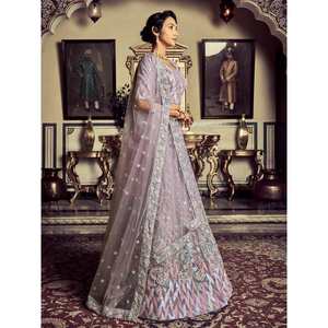 ชุดเลเฮนกาโชลีผ้าจอร์เจตต์สีม่วงไลแลค ปักลายสวยงาม เหมาะสำหรับงานพิธีและการออกงานพร้อมดีไซน์ที่ประณีต - Product Image 5