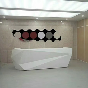 Moderno y Lujoso Mueble de Exhibición Largo de Madera Blanca, Mostrador de Recepción de Alta Gama, Fácil de Limpiar, Uso Comercial para Hotel, Gimnasio, Escuela - Product Image 3