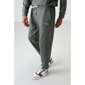 Conjunto Deportivo Casual para Hombre en Color Caqui, Algodón, Corte Cómodo, Bordado, Textura Gruesa y Suave 85254 - Product Image 3