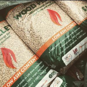 Granulés de bois biodiesel BSL 15 kg 6 mm Qualité supérieure Combustible pour système de chauffage Teneur en cendres 0,6 % Humidité 8 % Calories 4800 J - Product Image 4