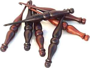 Ensemble de crochets à crochet ergonomiques en bois de qualité supérieure pour le tricot à la main, écologiques, durables et personnalisables - Product Image 4