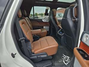 Lincoln Navigator Reserve 4WD SUV 2024 Neuf/Occasion, Moteur Essence 4.1-6L, Transmission Automatique, 1-25000 Miles, 7 Places - Product Image 5