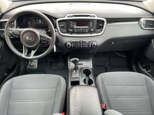 Precio bajo, Kia Sorento L 2017 usado en venta - Product Image 3