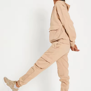 Ropa de moda Cargo Pocket Hoodie y pantalones de chándal 2 piezas Jogger Set Mujeres Street Wear Chándales para mujeres - Product Image 4