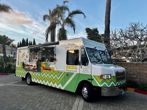 Food Truck 15,7 pieds, carrosserie en aluminium, acier inoxydable, avec plaque chauffante et compartiments isolés, utilisation extérieure - Product Image 1