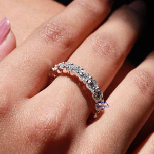 Anillo de Eternidad Completo con Diamantes Redondos de 4.00 CT, Chapado en Oro Blanco de 14 Quilates y Rodio, Venta Directa de Fábrica - Product Image 4