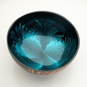 Cuencos de cáscara de coco lacados de colores vibrantes, cáscara de coco elegante de Vietnam para recuerdo, cuencos de cáscara de coco lacados de exportación - Product Image 1