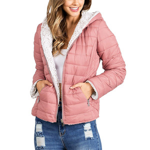 Chaqueta Acolchada Ligera Impermeable de Poliéster para Mujer con Logotipo Personalizado, Diseño Transpirable para Invierno - Product Image 1