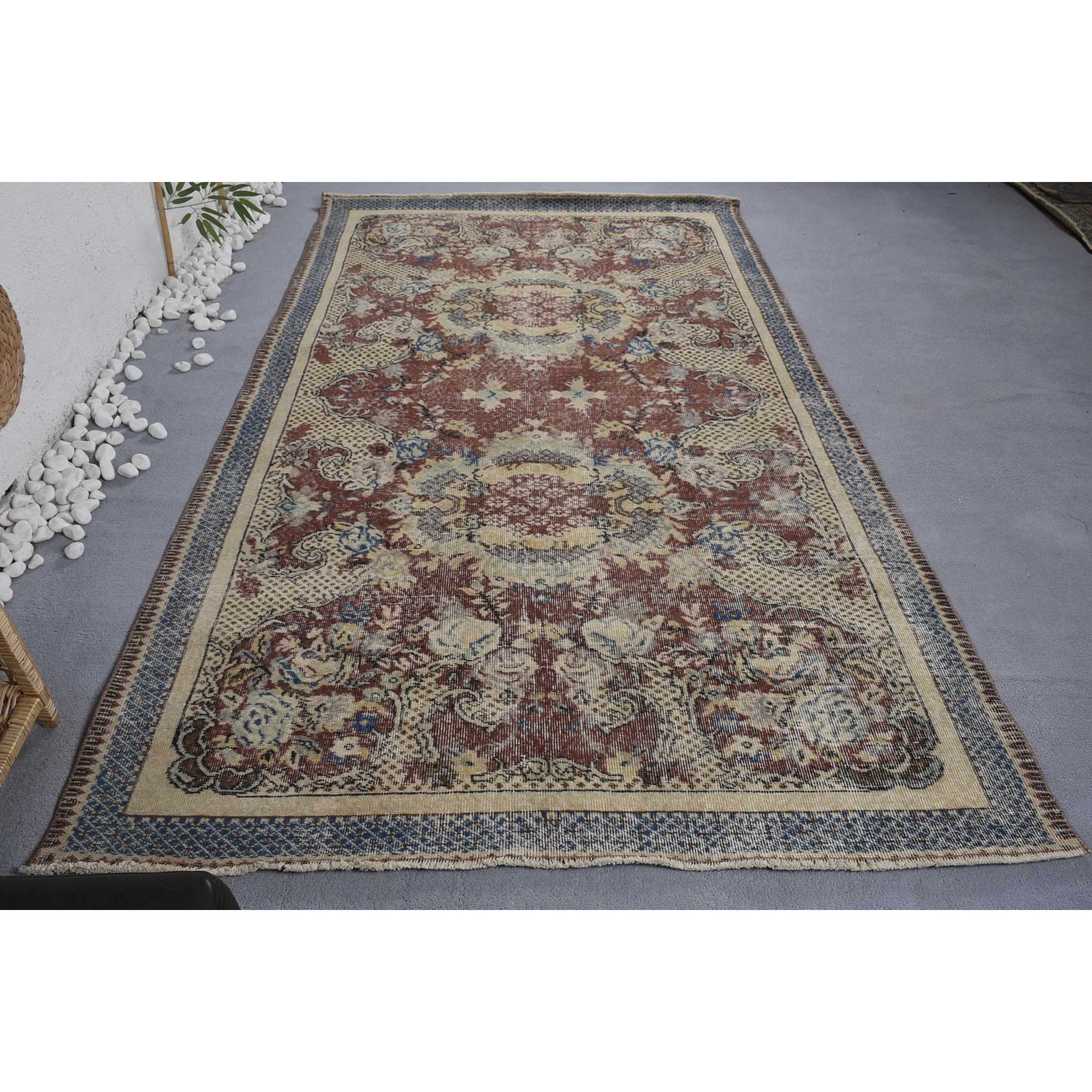 สีน้ำตาล