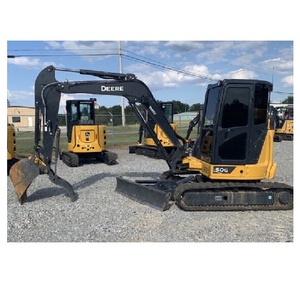 Mini-excavatrice robuste John Deere 50G avec chenilles en caoutchouc et lame de remblaiement intégrée de 6 pi 7 po pour un nivellement rapide - Product Image 4