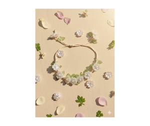 Bracelet floral artisanal du Vietnam - Magnifique design de fleurs en résine, idéal pour les cadeaux et les magasins de vêtements - Product Image 3