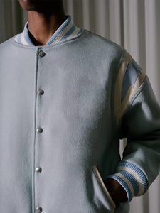 Veste universitaire bleu clair personnalisée, blouson bombardier de baseball pour hommes, vêtements de ville à la mode, uniforme universitaire, vêtements d'extérieur, vente en gros OEM ODM - Product Image 4