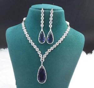 Conjunto de Joyería Clásica con Diamantes Americanos para Mujer, Diseñado para un Brillo Diario, Fabricación de Moda, Suministro de Exportación al por Mayor - Product Image 1