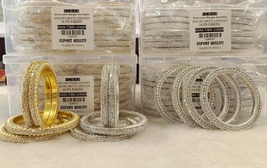 Ensemble de bracelets Rajwadi traditionnels pour femmes vêtements de mariée bracelets en métal cloutés en pierre de créateur fantaisie disponibles en plusieurs nuances - Product Image 6