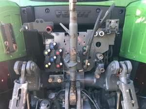 Tractor de Ruedas Fendt 724 Vario 4WD Black Beauty, Componentes Principales: Bomba, Motor, Caja de Cambios, 230HP, Transmisión de Alta Velocidad - Product Image 3