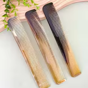 Grande corne de toilettage écologique pour salon de démêlage cheveux longs et épais curvy dents larges peigne en corne naturelle - Product Image 2