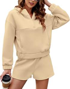 Conjunto de pantalones cortos de moda para un estilo de vida activo - Product Image 1