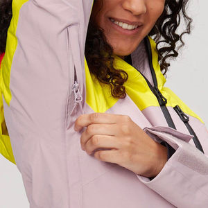 Veste coupe-vent à coquille souple unisexe en gros Veste coupe-vent imperméable à capuche de randonnée Femme de haute qualité - Product Image 2