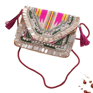 Vintage Banjara Patchwork Broderie Sac À Main De Luxe Artisanat Pochette Femmes Vente Chaude Hippie Style Épaule Sac À Provisions - Product Image 1