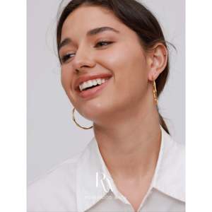 Orecchini a Cerchio Grandi Placcati Oro Leggeri, Stile Vintage, Spessi, a Forma di Bambù, Inossidabili, Regalo per Lei - Product Image 4