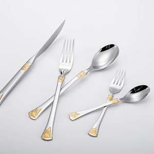 Ensembles d'ustensiles polis miroir avec couteaux à steak Couverts en acier inoxydable robustes Ensemble de 5 pièces - Product Image 5