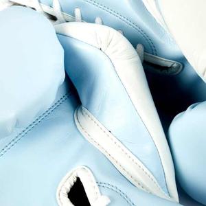 Guantes de boxeo con mosca de entrenamiento profesional Cuero de vaca con logotipo personalizado Guantes de boxeo con perforación profesional - Product Image 4