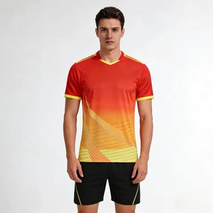 Uniforme de Fútbol Personalizable Unisex de Poliéster Transpirable de Secado Rápido con Patrón Degradado Moderno para Entrenamiento y Competición de Equipos - Product Image 5