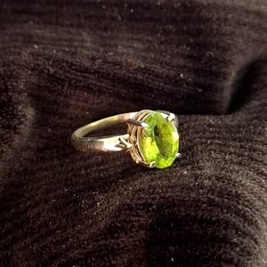 Bague en argent sterling 925 avec pierre précieuse péridot naturelle, bijoux vintage classiques, fabrication artisanale, cadeau de mariage pour l'amour et la romance, fabricant - Product Image 4