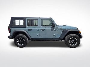 SUV 4x4 automatique Wrangler 4xe Rubicon 2025 d'occasion en excellent état, phares LED, prêt à être expédié - Product Image 2