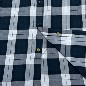 เสื้อเชิ้ตผ้าสักหลาดแขนยาวผ้าฝ้าย100% สำหรับผู้ชายเสื้อเชิ้ตผ้าสักหลาดลายทางแบบลำลองกำหนดโลโก้ได้เอง - Product Image 6