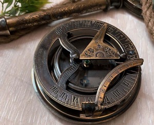 Boussole magnétique durable d'approvisionnement en gros avec boîtier en laiton pour les bateaux de pêche à voile et l'utilisation marine disponible au meilleur prix - Product Image 5