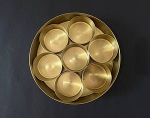 Caja de Especias Cuadrada de Latón Puro Muy Rara, Elegante Masala Dani Dabba con 1 Cuchara y 9 Recipientes Multiusos - Product Image 2