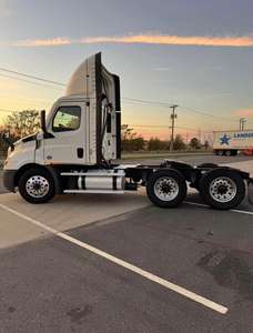 Usato 2021 FRE IGHTLINER CASCADIA DIESEL 450HP autocarri pesanti trasmissione automatica - Product Image 5