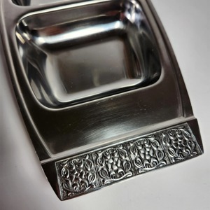 Plateau de service fini argent de style traditionnel avec bords classiques pour un dîner élégant et une présentation intemporelle de l'Inde - Product Image 4