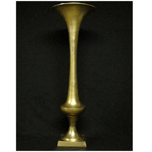 Vase à fleurs en métal contemporain pour les thèmes d'intérieur tendance et les vitrines décoratives douces - Product Image 3