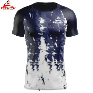 Venta al por mayor de secado rápido cómodo hombres Rash Guard para la venta Color sólido hombres manga corta Rash Guard para ropa de Fitness - Product Image 3