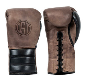 Gants de boxe à lacets en cuir véritable fabriqué en usine en gros avec rembourrage épais gant de boxe MMA pour l'entraînement au combat - Product Image 3