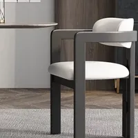 Chaise de salle à manger en bois massif de style moderne du milieu du siècle, en noir, chaise d'appoint minimaliste nordique avec pieds trépieds pour l'ameublement de la maison